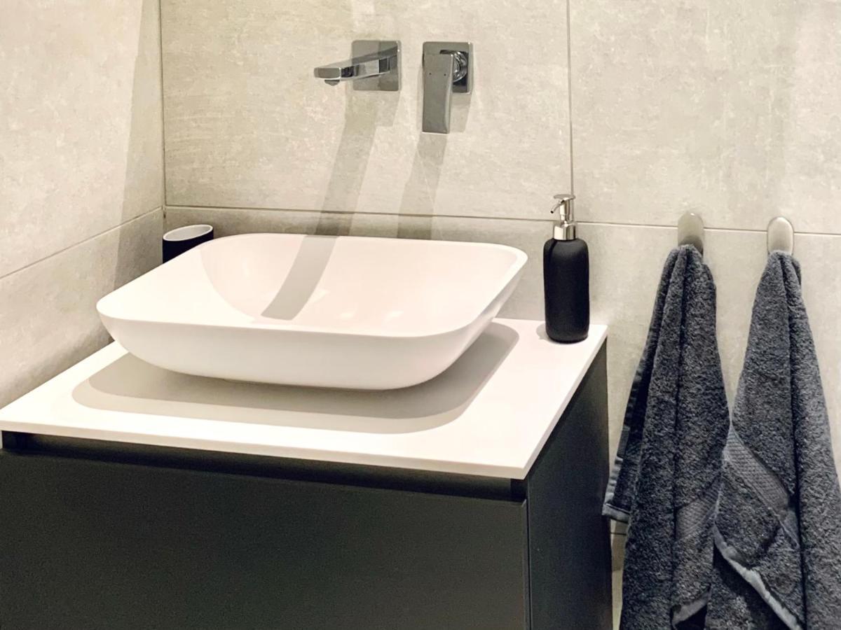 Appartement Quiet In Centre - Self Check-in, Walkable To Major Attractions Riga